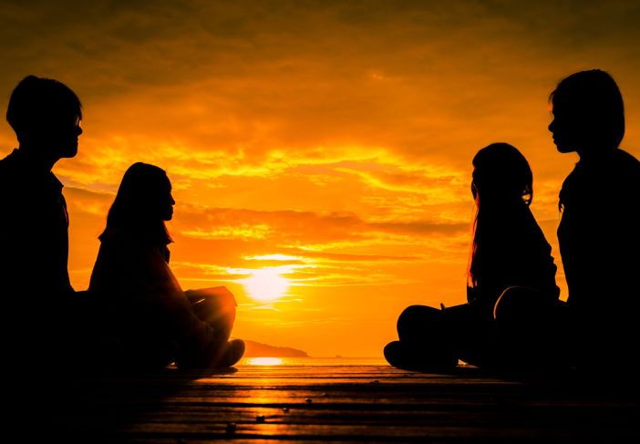 Sentarse en silencio